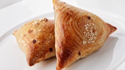 Хрустящая и сочная самса с бараниной