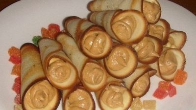 Хрустящие трубочки с ореховым кремом