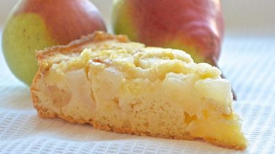 Яблочно-грушевая шарлотка в духовке