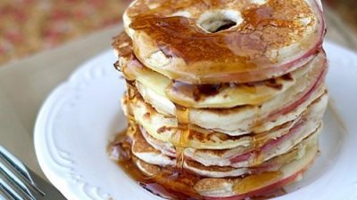 Яблочные круги в тесте с медом