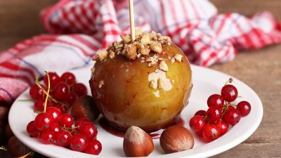 Яблоки в карамели на десерт