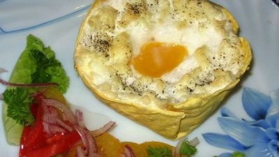 Яичница с ветчиной в лаваше