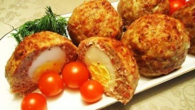 Яйца в мясном фарше с беконом