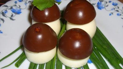 Закуска «Грибочки-боровички» с печенью трески