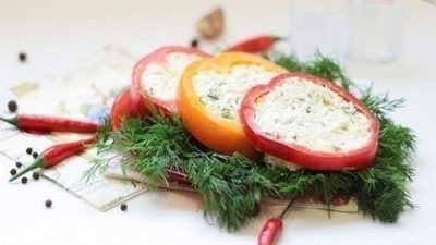 Закуска из болгарского перца с сыром и яйцом