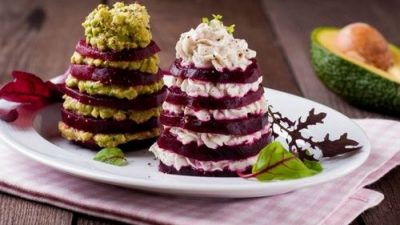 Закуска «Свекольные елочки» с авокадо