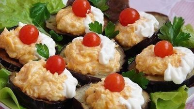 Закусочные баклажаны с морковью и чесноком