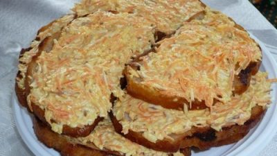 Закусочные бутерброды с сырой морковью