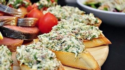 Закусочные сэндвичи с печенью трески