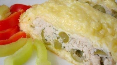 Закусочный рулет из курицы в сыре
