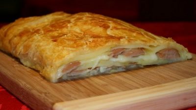 Закусочный штрудель с сосисками
