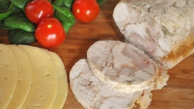 Заливной куриный рулет