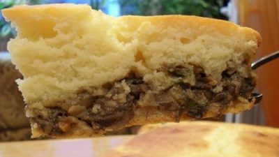 Заливной пирог с грибами на кефире