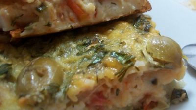 Заливной пирог с ветчиной и оливками
