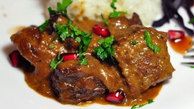 Запеченная говядина с гранатовым соусом