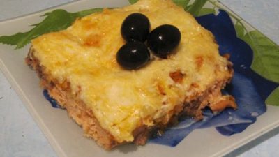 Запеченная в духовке горбуша с сыром и помидорами
