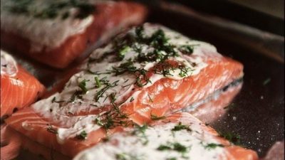 Филе лосося запеченное с лимоном