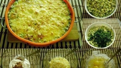 Запеченные кабачки с сыром в сметанном соусе