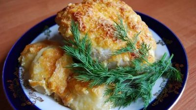 Запеченные куриные грудки с сыром в духовке