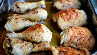 Запеченные куриные окорочка в муке