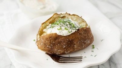 Запеченный картофель с вустерским соусом