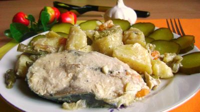 Запеченный тунец со стручковой фасолью