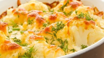 Запеканка из цветной капусты с куриным филе под сыром