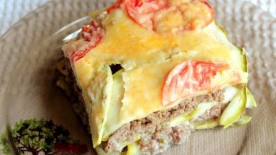 Запеканка из кабачка с мясом и помидорами