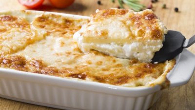 Запеканка из картофеля с творогом и сыром