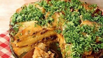 Запеканка из картофеля, шампиньонов и белых грибов