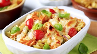 Запеканка из макарон с помидорами в духовке