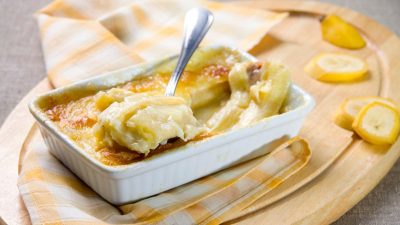 Запеканка творожная с бананом и манкой в духовке