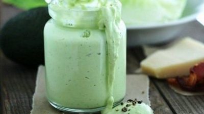 Заправка для цезаря из авокадо с лимоном