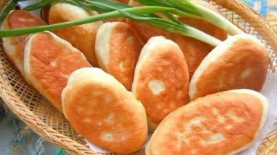 Жареные пирожки с куриной грудкой