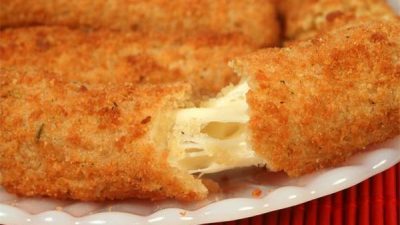 Жареный сыр с плесенью по-чешски