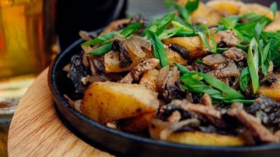Жаркое из свинины с шампиньонами в духовке