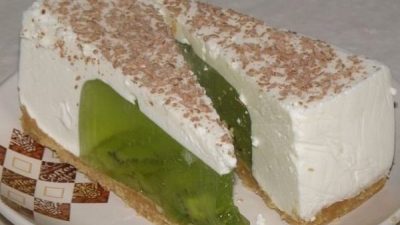 Желейно-сметанный торт с киви